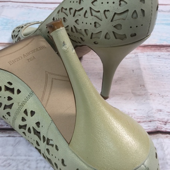 Enzo Angiolini Megastar Mid Heel Pumps Mint Green Lazer Cut Size 7.5 M - Picture 6 of 11